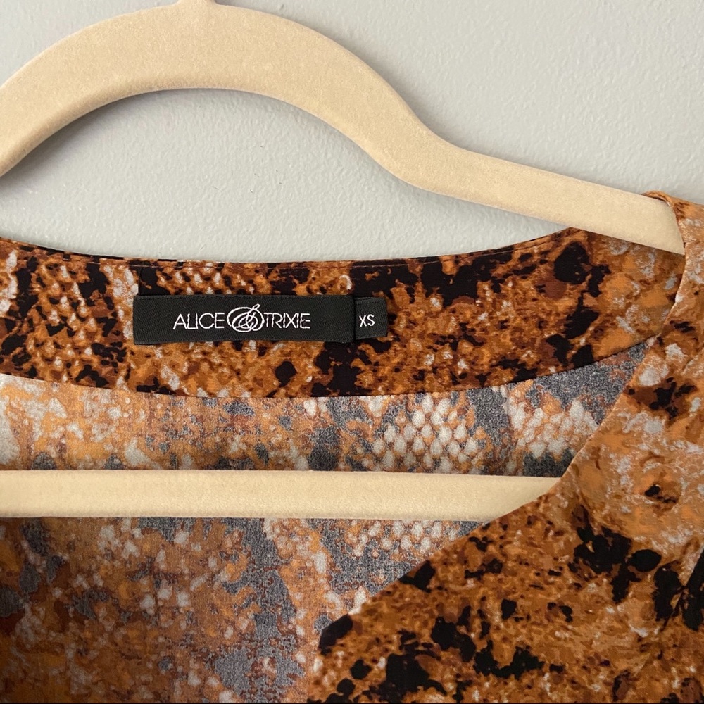 Alice & Trixie Snake Silk Open Sleeve Blouse - XS - Picture 2 of 7